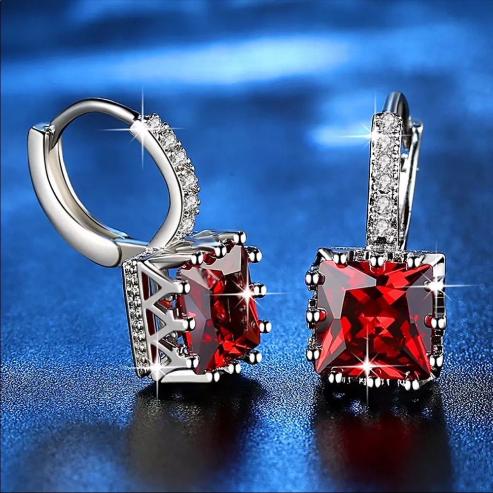 💫New Silver Exquisite Square CZ Earrings💫 - Picture 3 of 7